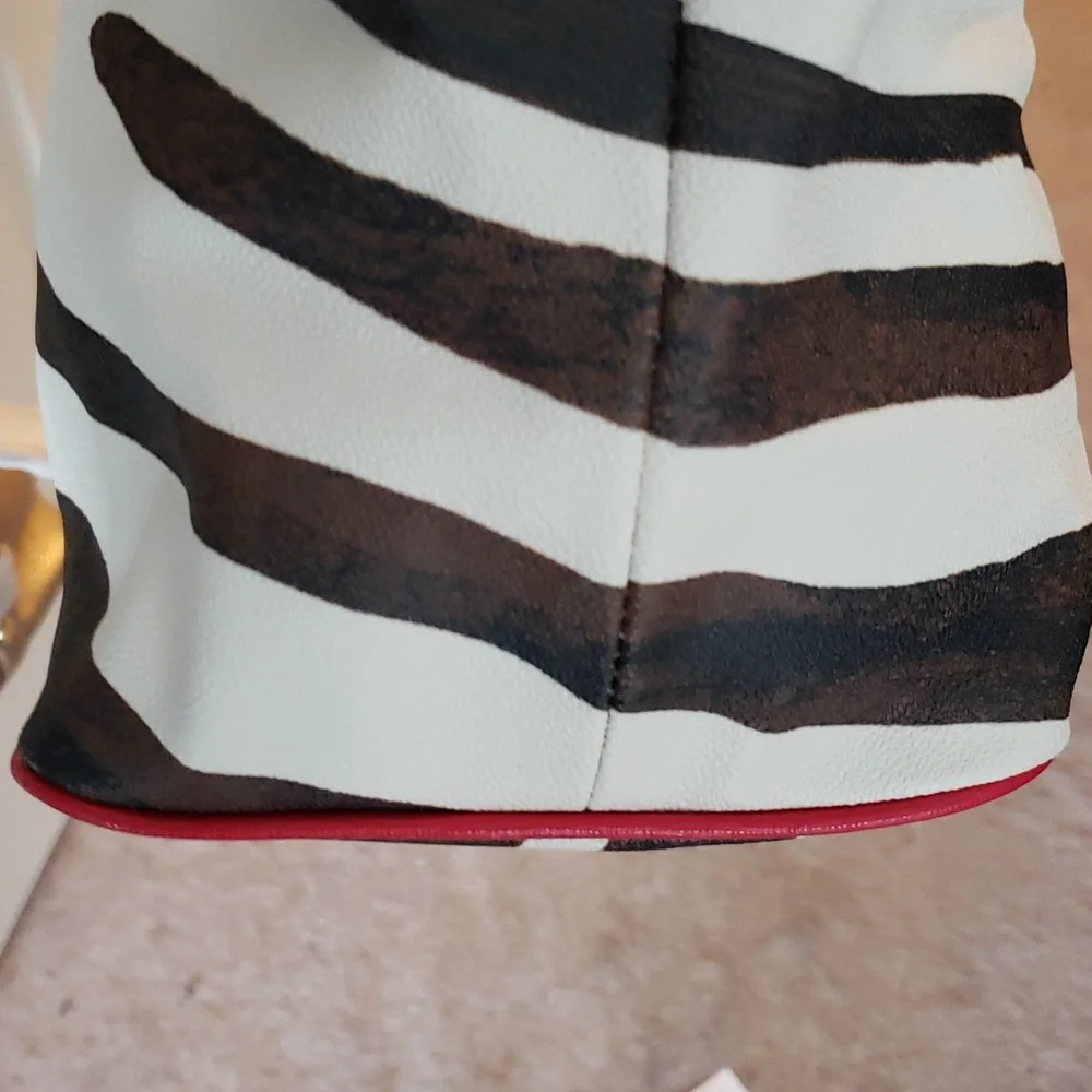 Dooney and Bourke zebra tote - Picture 9 of 16